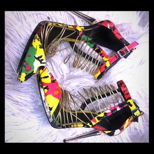 Multi colored heel with gold details